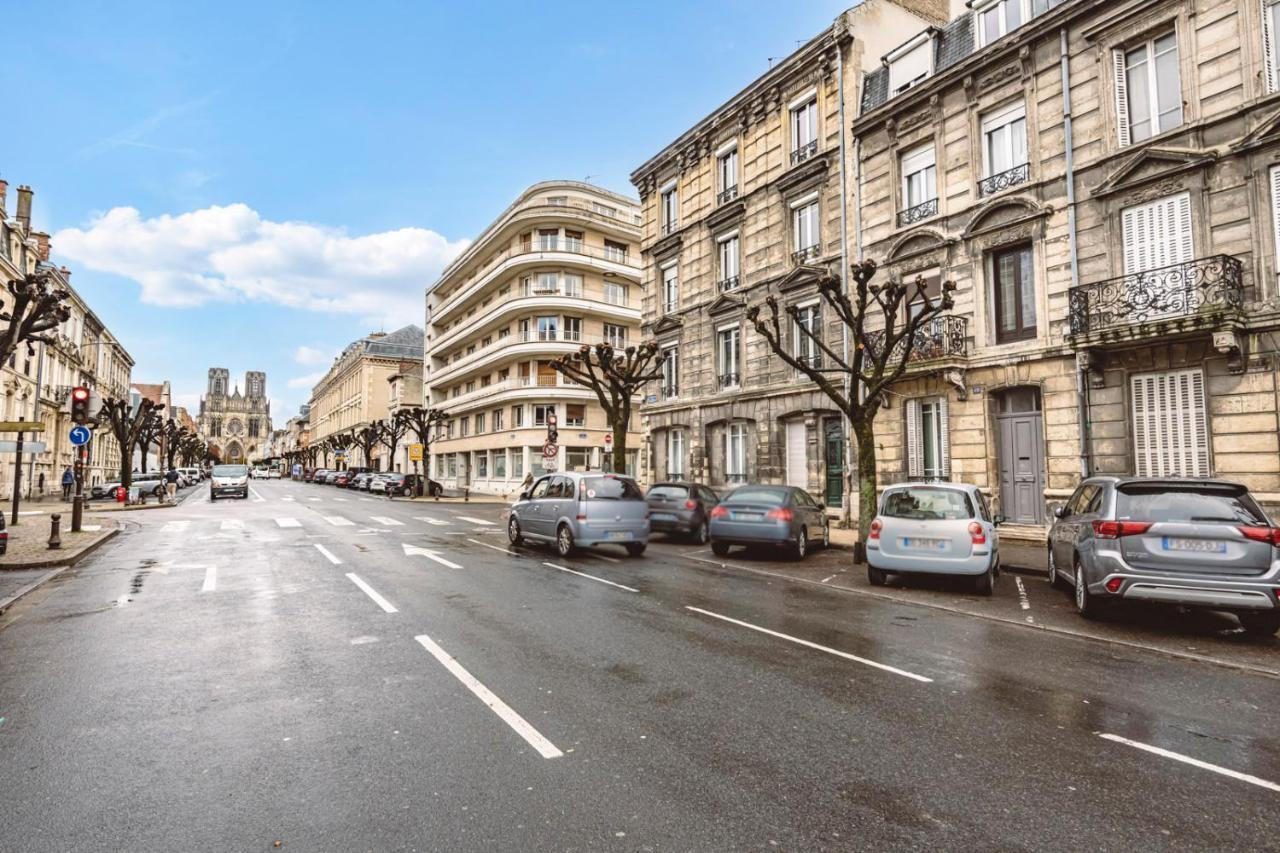 Le Coquet Logement Climatise Face A La Cathedrale - 3G Reims Luaran gambar